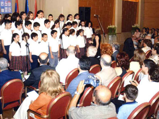Joint choir of the Garmirian and Nazarianschools, led by Nor